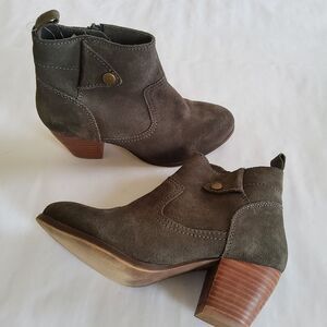New Diba Suede Leather Women's Gray Ankle Boots Booties Size 6